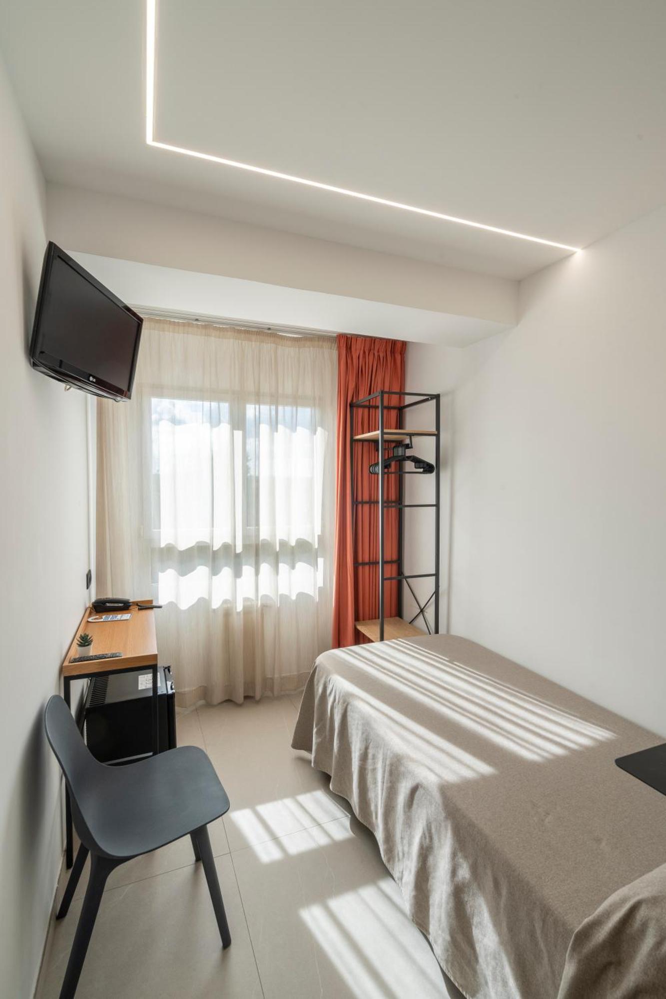 Hostal Pensimar El Altet Dış mekan fotoğraf